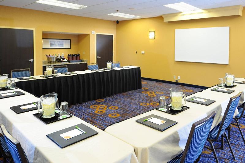 هتل Courtyard By Marriott San Antonio Airport