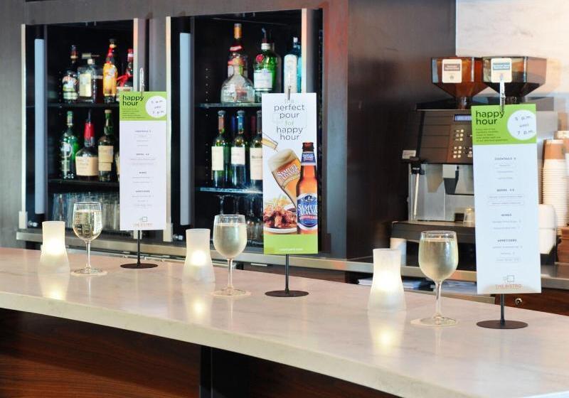 هتل Courtyard By Marriott San Antonio Airport