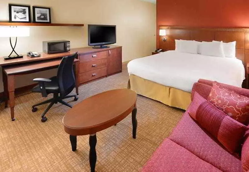 هتل Courtyard By Marriott San Antonio Medical Center