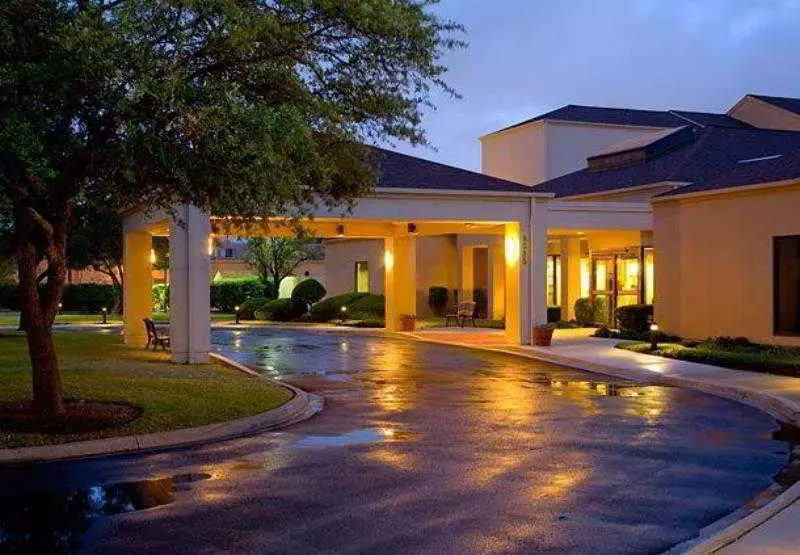 هتل Courtyard By Marriott San Antonio Medical Center