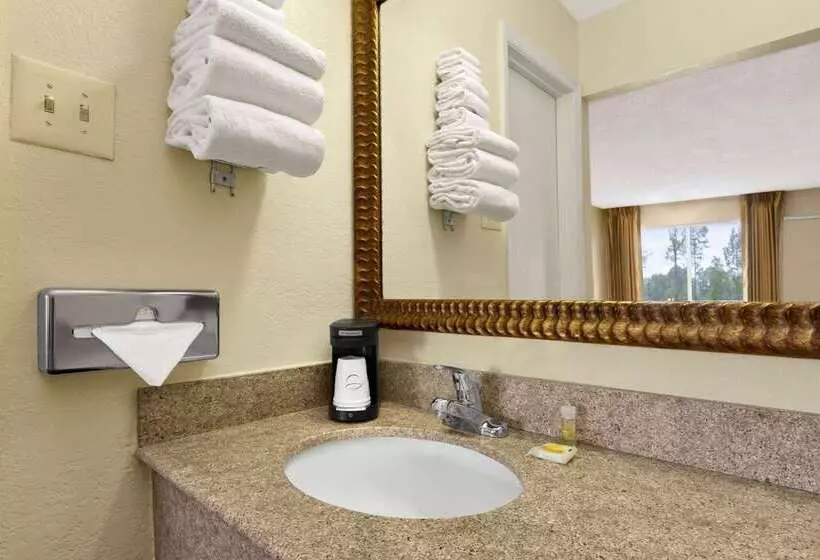 فندق Days Inn By Wyndham Emporia