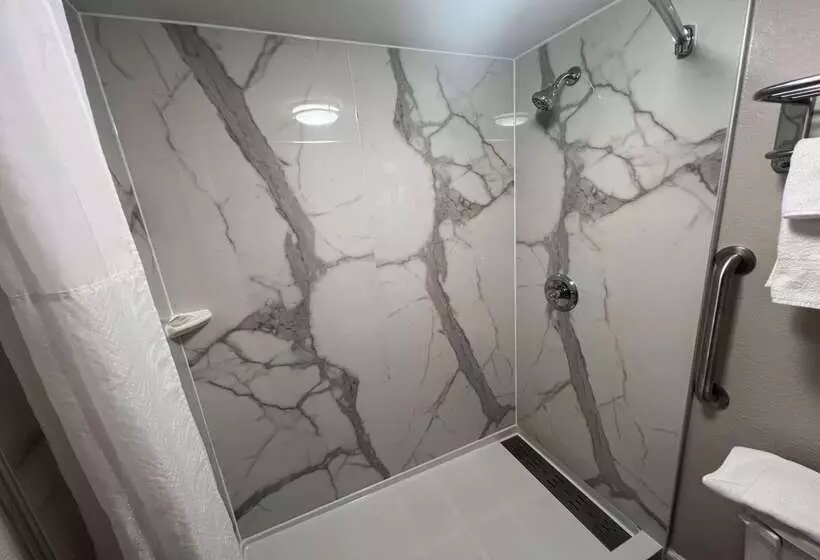 فندق Days Inn By Wyndham Emporia