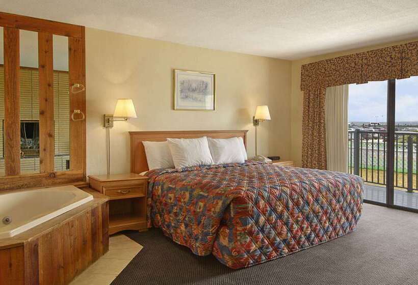 هتل Days Inn By Wyndham Mackinaw City Lakeview