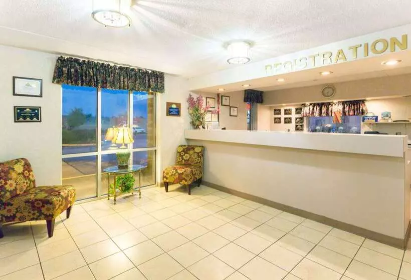 בית מלון כפרי Days Inn By Wyndham Richmond