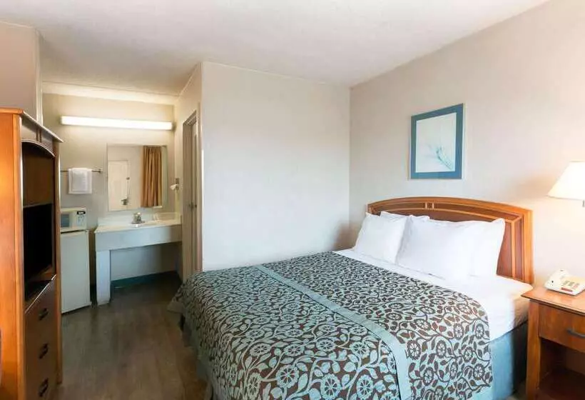 בית מלון כפרי Days Inn By Wyndham Richmond