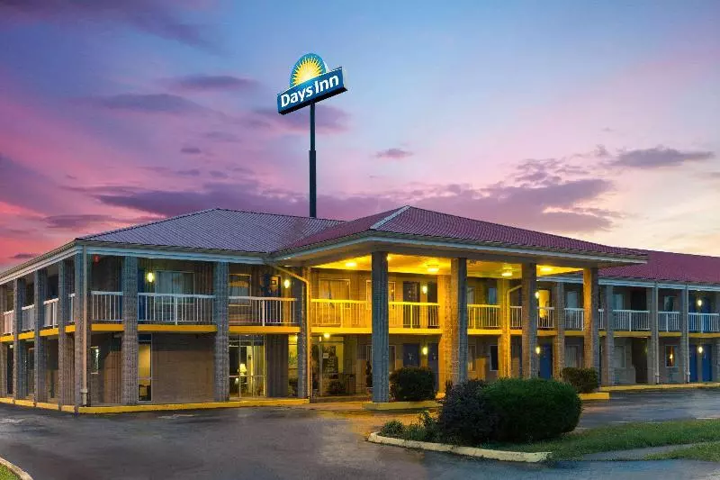 בית מלון כפרי Days Inn By Wyndham Richmond