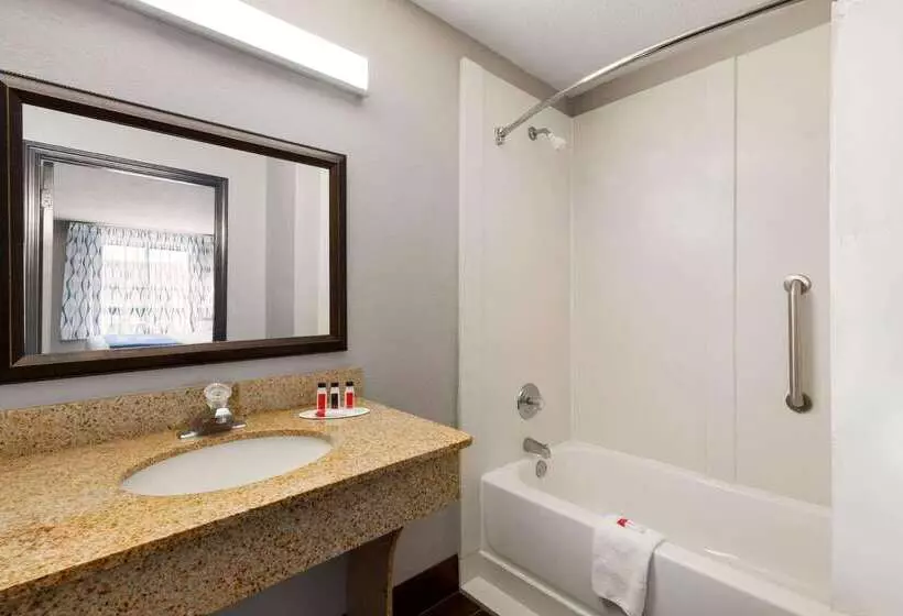 호텔 Days Inn By Wyndham Rock Hill