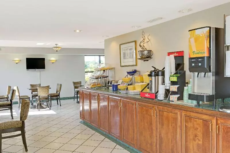 호텔 Days Inn By Wyndham Rock Hill