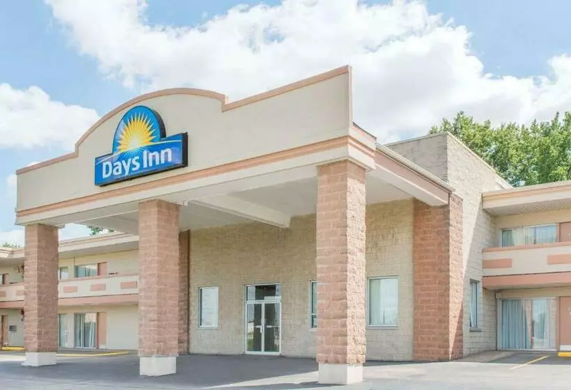 ホテル Days Inn By Wyndham St. Louis North
