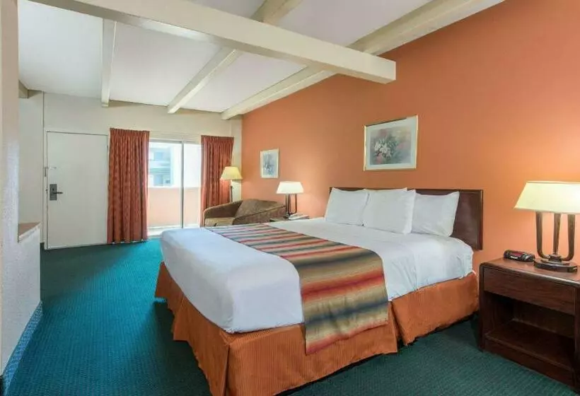 ホテル Days Inn By Wyndham St. Louis North