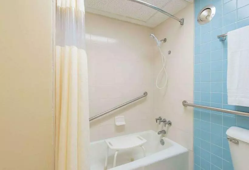 ホテル Days Inn By Wyndham St. Louis North