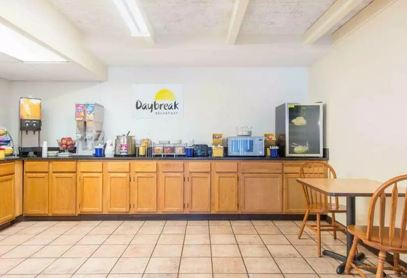 ホテル Days Inn By Wyndham St. Louis North