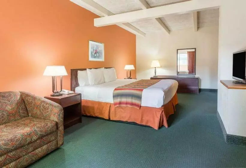 ホテル Days Inn By Wyndham St. Louis North