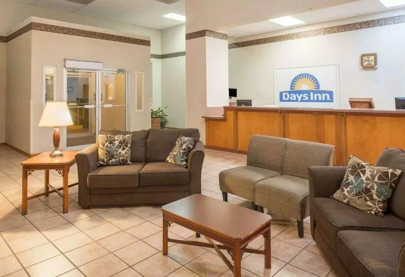 ホテル Days Inn By Wyndham St. Louis North
