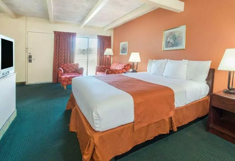 ホテル Days Inn By Wyndham St. Louis North