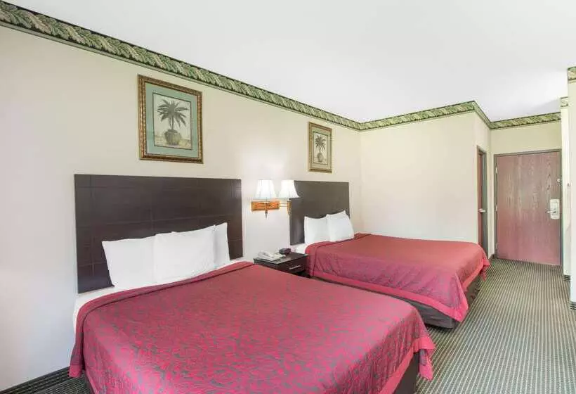 בית מלון כפרי Days Inn By Wyndham Sullivan