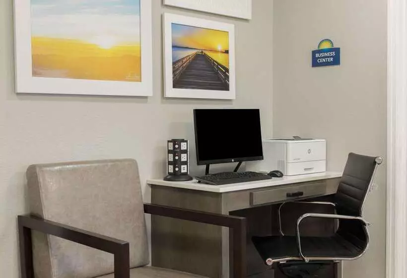 فندق Days Inn & Suites By Wyndham Athens