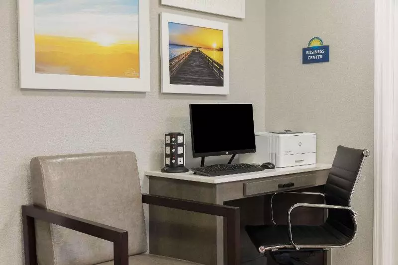 فندق Days Inn & Suites By Wyndham Athens