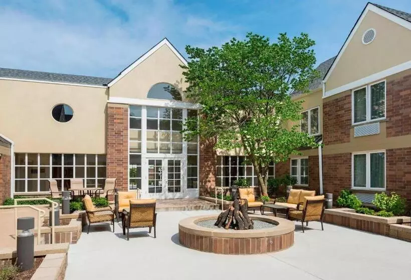 فندق Four Points By Sheraton Buffalo Grove