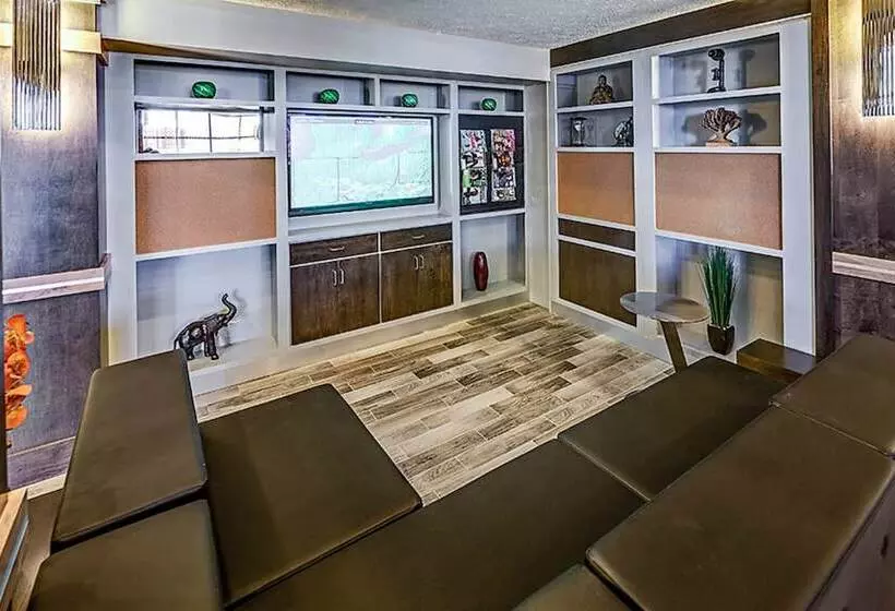 فندق Holiday Inn Cleveland Northeast   Mentor, An Ihg