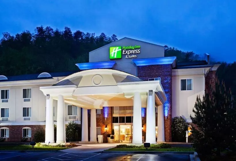 Holiday Inn Express Hotel & Suites Cherokee Casino, An Ihg