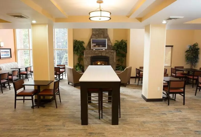 Holiday Inn Express Hotel & Suites Cherokee Casino, An Ihg