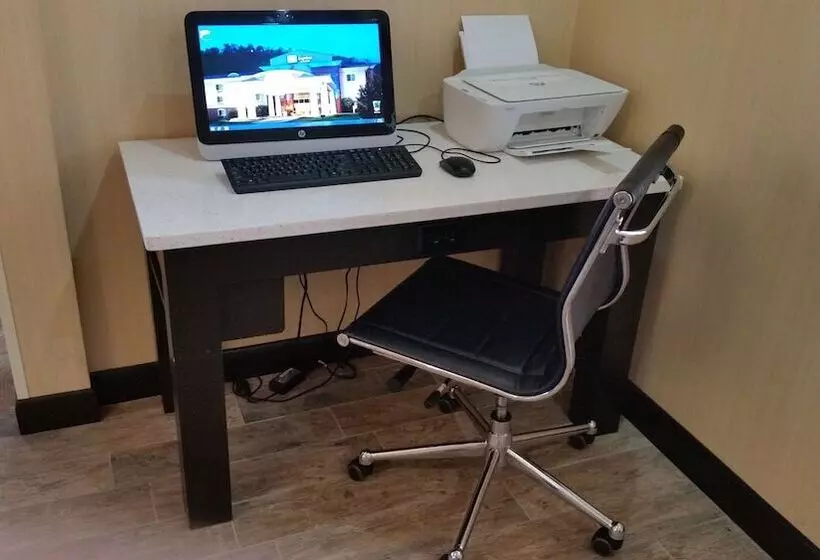 Holiday Inn Express Hotel & Suites Cherokee Casino, An Ihg