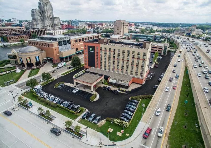 Отель Holiday Inn Grand Rapids Downtown, An Ihg