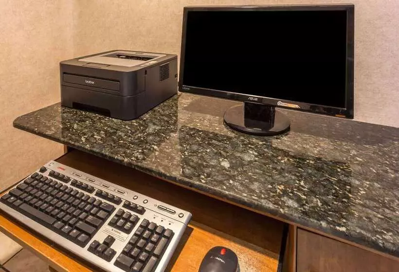 هتل Howard Johnson By Wyndham Phoenix Airport/downtown Area