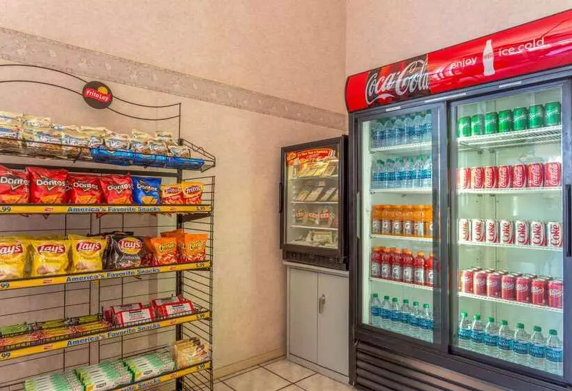 هتل Howard Johnson By Wyndham Phoenix Airport/downtown Area