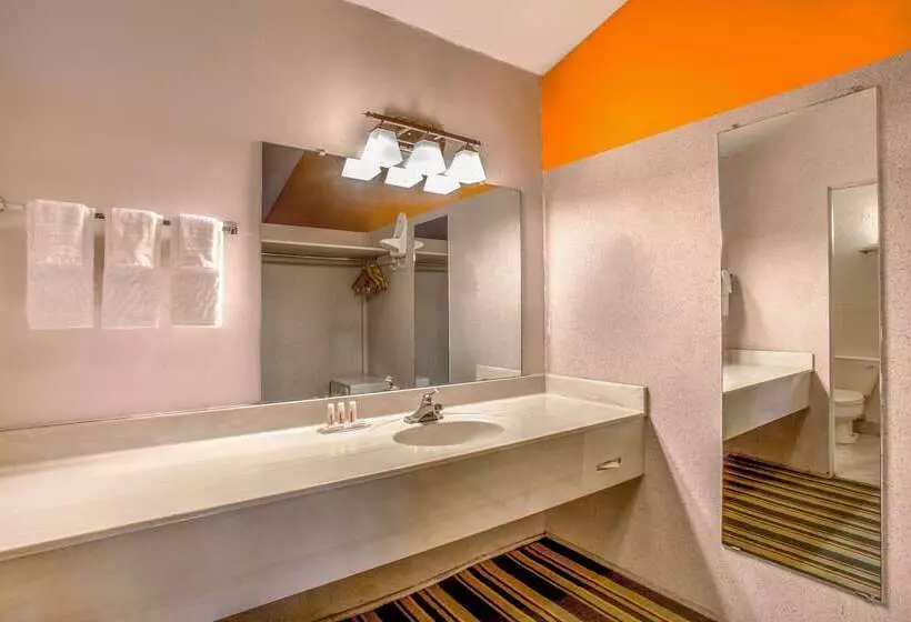 هتل Howard Johnson By Wyndham Phoenix Airport/downtown Area