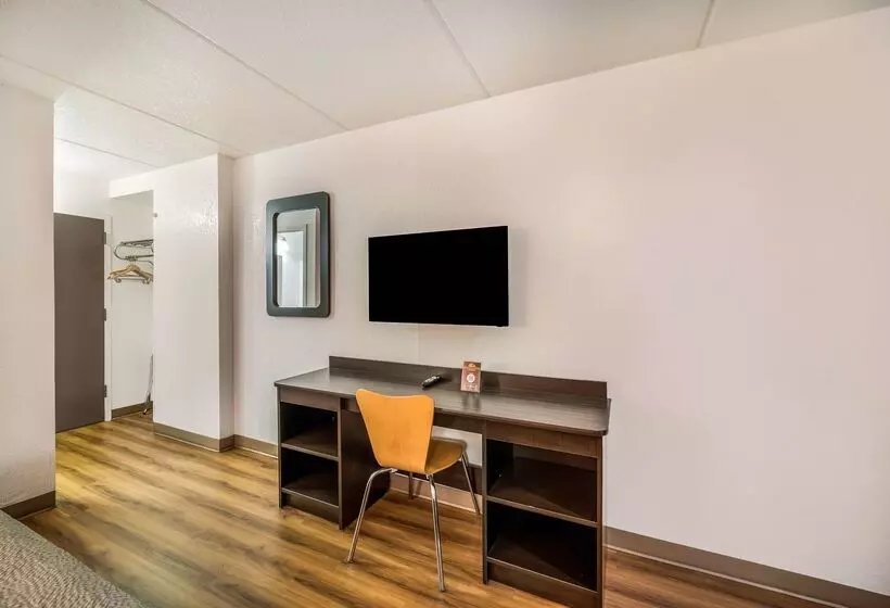 Motel 6 Henderson, Tx