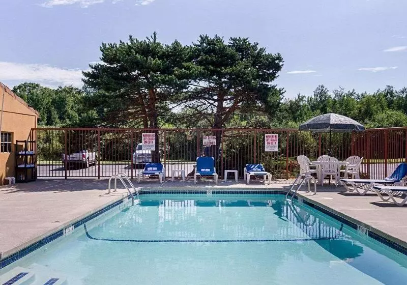 Hotel Quality Inn And Suites