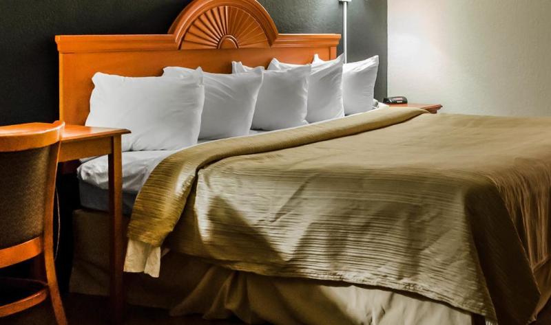 בית מלון כפרי Quality Inn At Eglin Afb