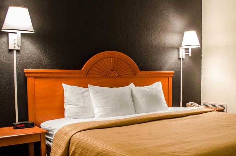 בית מלון כפרי Quality Inn At Eglin Afb