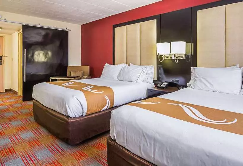 Otel Quality Inn & Suites