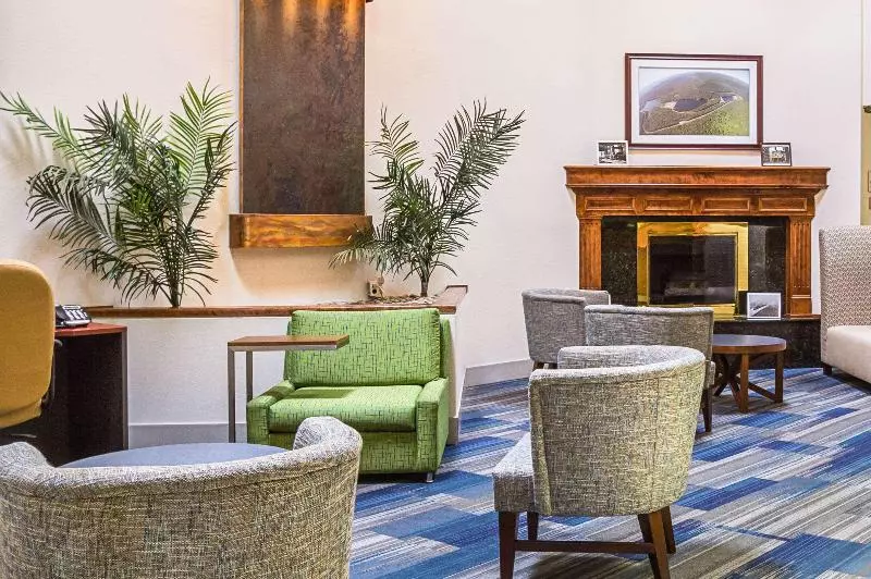 Otel Quality Inn & Suites