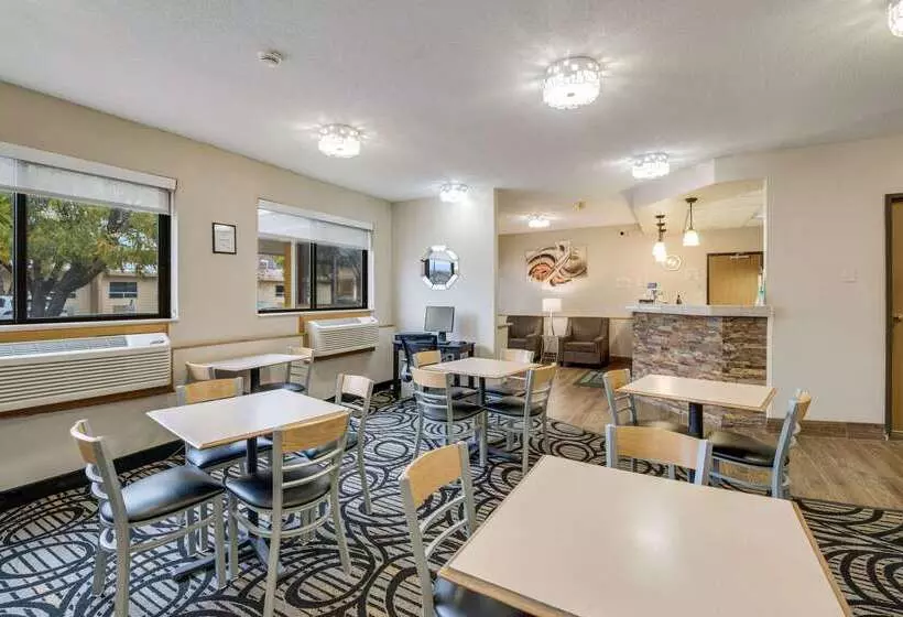 Otel Quality Inn & Suites South