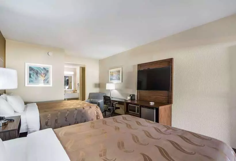 Szálloda Quality Inn & Suites