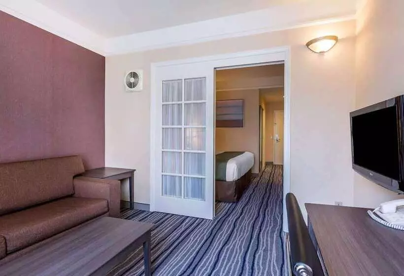 Otel Ramada Suites By Wyndham San Diego