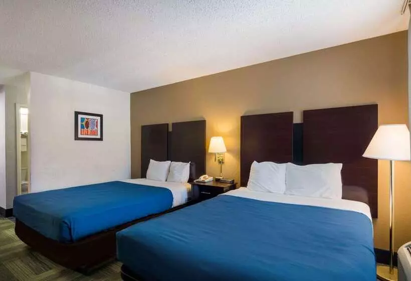 هتل Rodeway Inn At Fort Lee