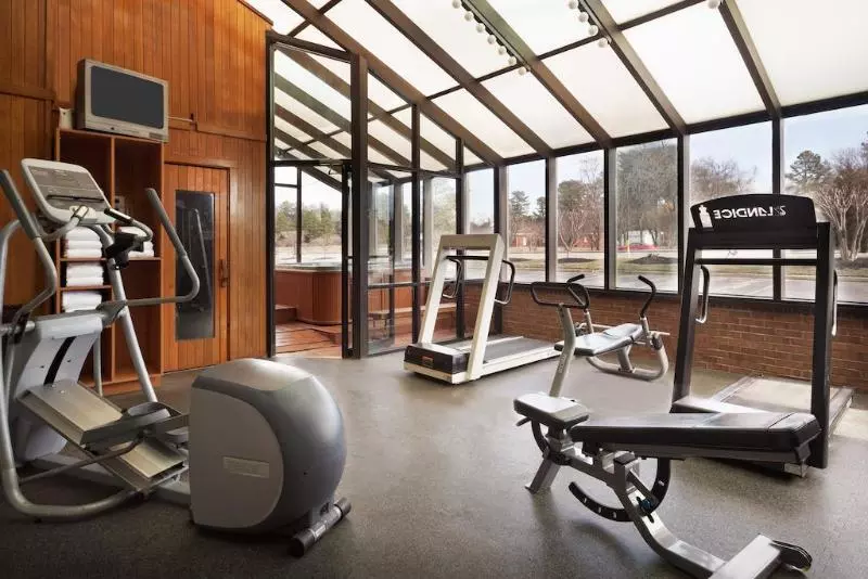 هتل Rodeway Inn At Fort Lee