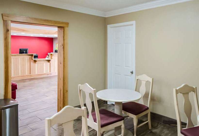 فندق Rodeway Inn