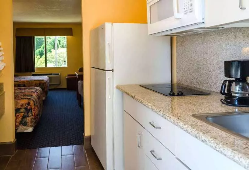 Отель Rodeway Inn