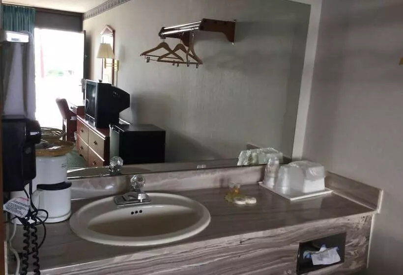 בית מלון כפרי Sunset Inn Clarksville