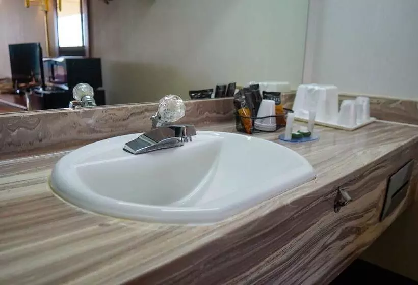 בית מלון כפרי Sunset Inn Clarksville