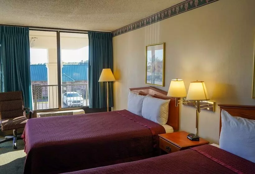 בית מלון כפרי Sunset Inn Clarksville