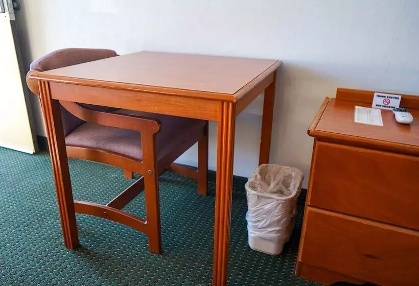 בית מלון כפרי Sunset Inn Clarksville