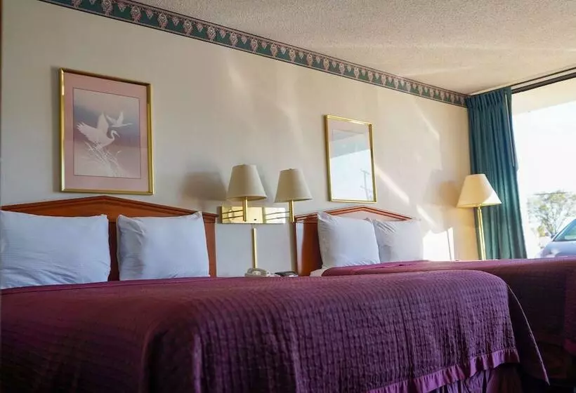 בית מלון כפרי Sunset Inn Clarksville