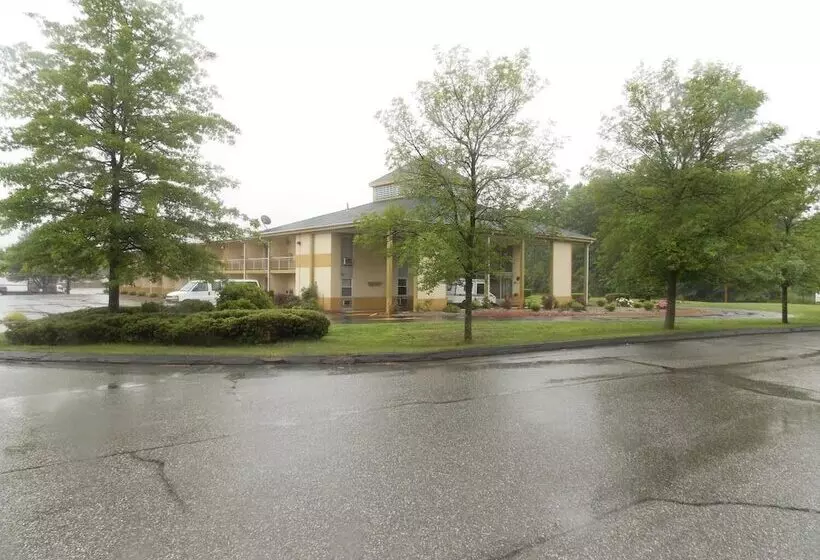 فندق Center Street Value Inn